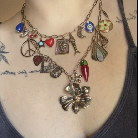 Free People Maxamillion Charm Necklace Flower Power - Picture 5 of 10